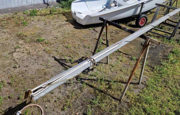 Maszt dł. 621cm, profil 72mm x 59mm (006)