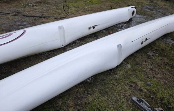 Pływaki katamaranu Spitfire 5m