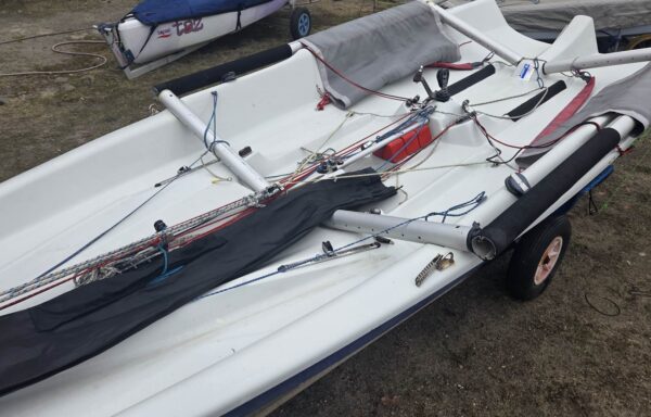 Laser 4000 + wózek slipowy (2)